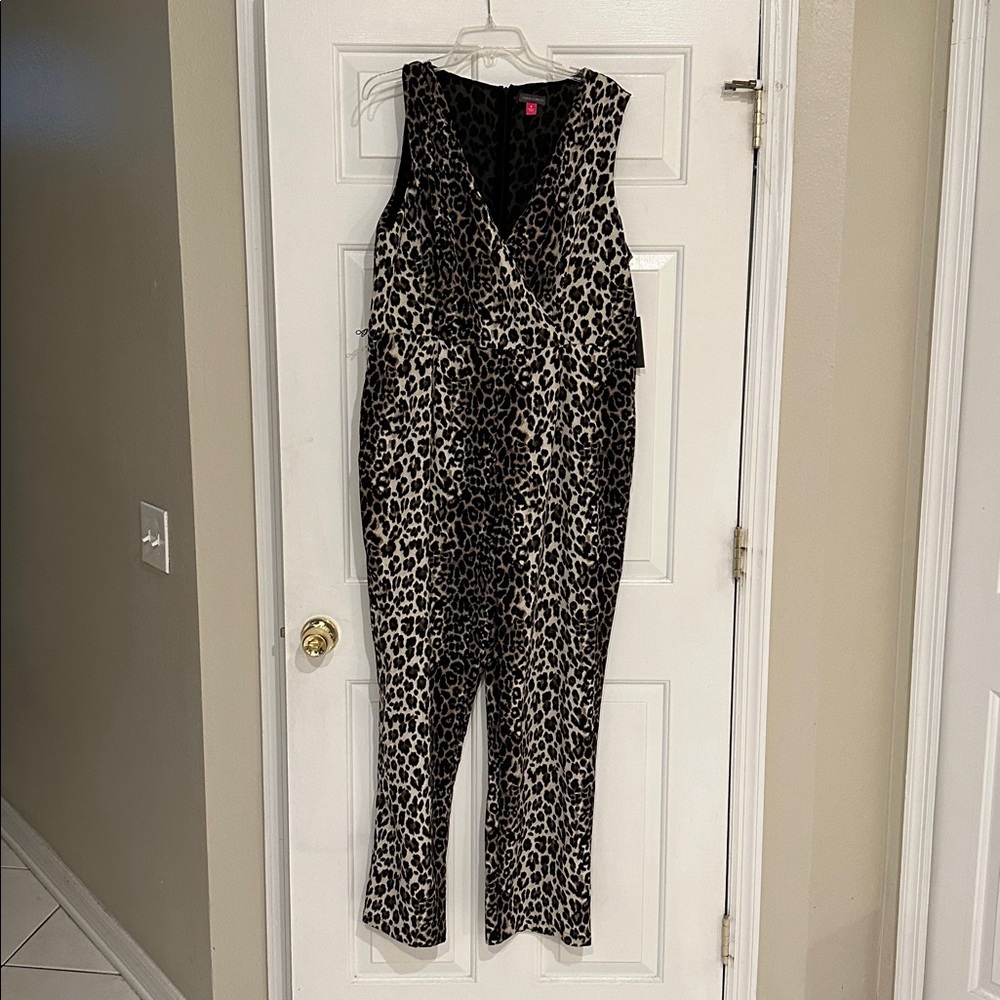 NWT Vince Camuto womens Sleeveless Elegant Leopard Belted Jumpsuit size 16